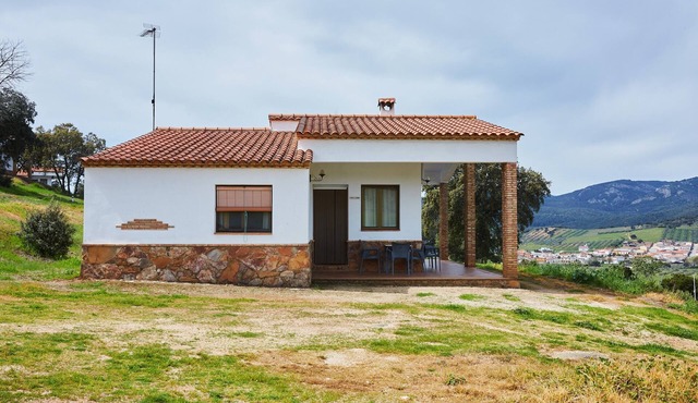 Country House 'Casa El Collado' with Mountain View, Shared Pool and Air Conditioning