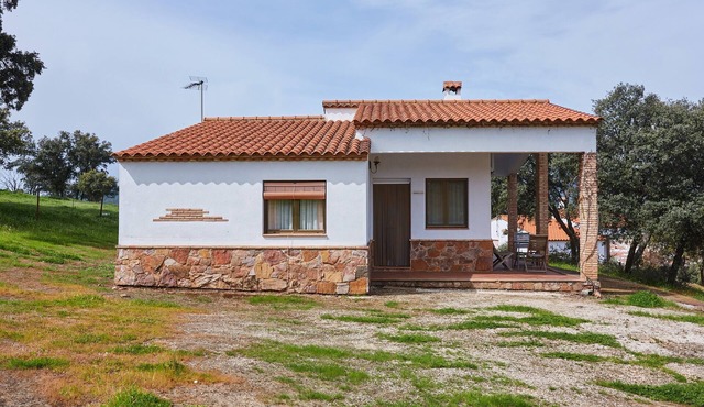 Country House 'Casa El Águila' with Mountain View, Shared Pool and Air Conditioning