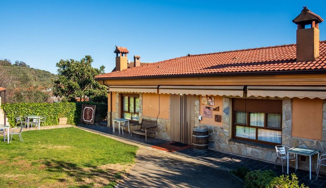 Country House 'Casa Rural Arroal I' with Mountain View, Wi-Fi and Air Conditioning