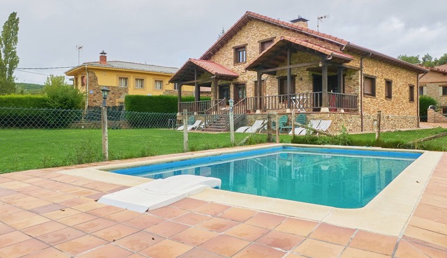 Country House 'Casa Lara Ii' with Mountain View, Shared Pool and Private Terrace