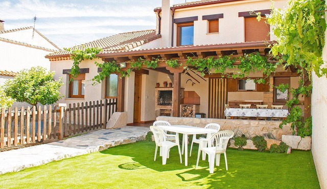 Country House 'Casa Mariano' with Mountain View, Private Terrace and Wi-Fi