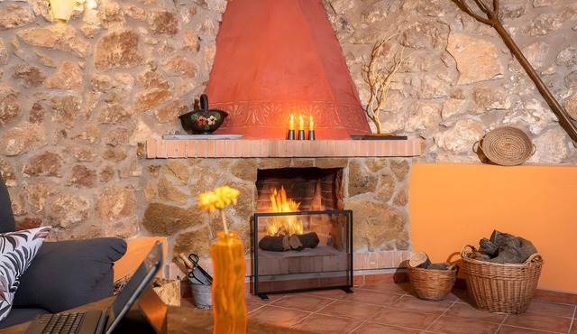 Country House 'Casa Rural Angelita' with Mountain View, Wi-Fi and Air Conditioning