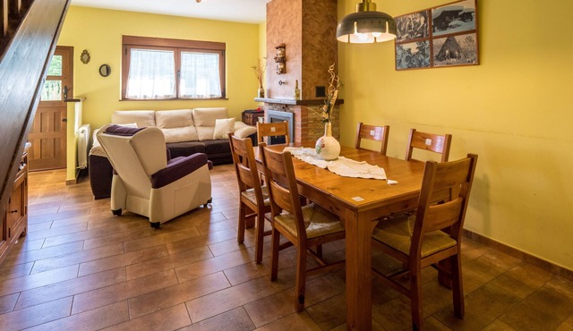 Country House 'Casa Rural El Serrano' with Mountain View, Shared Terrace and Private Garden