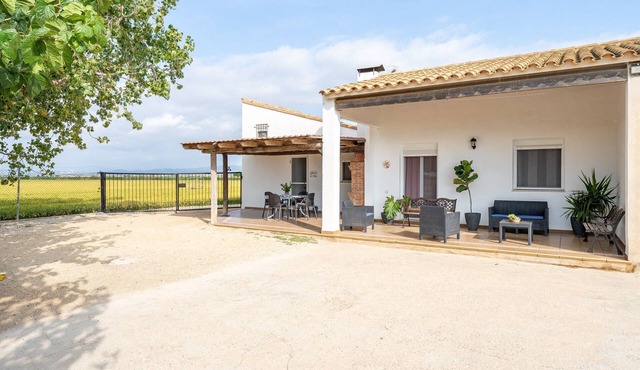 Country House 'Caseta Montanyana' with Private Terrace, Private Garden and Wi-Fi