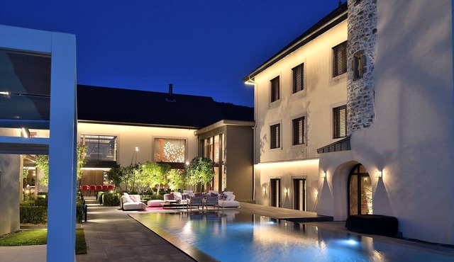 Country House 'Chateau De Neydens' with Mountain View, Wi-Fi and Air Conditioning