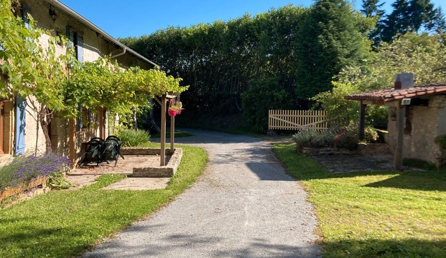 Country House 'Chez Bonneau' with Private Terrace and Shared Garden