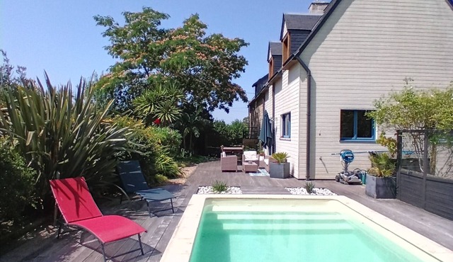 Country house close to Vannes historic town center and beaches.