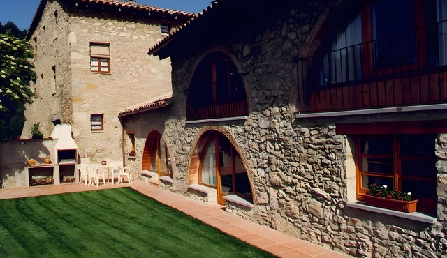 Country House 'Cobert De Vilaformiu' with Mountain View, Shared Pool and Private Terrace