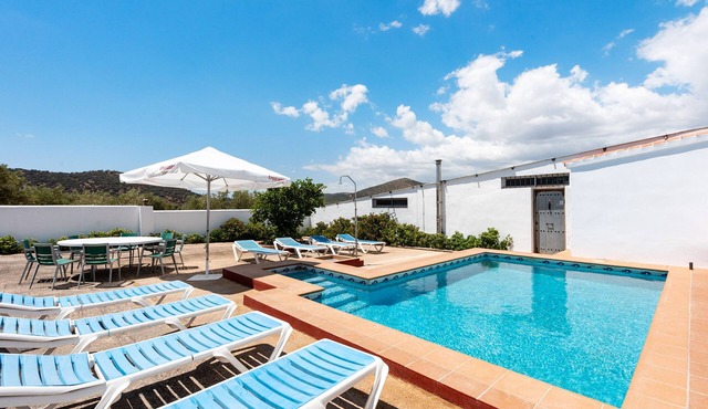 Country House 'Cortijo De La Vía' with Mountain View, Private Pool and Wi-Fi