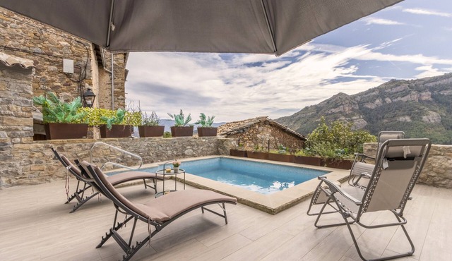 Country House 'Cova Cuberes' with Mountain View, Private Pool and Wi-Fi