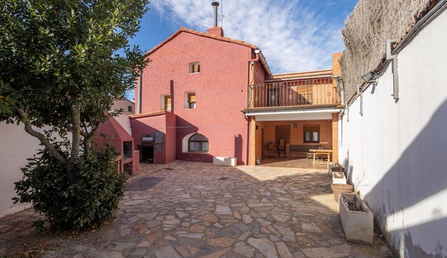 Country House 'Cuatro Torres' with Private Terrace and Wi-Fi