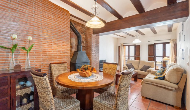 Country House 'Cueva Del Gollisno' with Mountain View and Wi-Fi