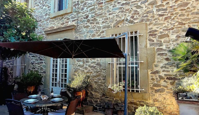 Country House 'Demeure Vigneronne De Charme' with Private Terrace, Private Garden and Wi-Fi