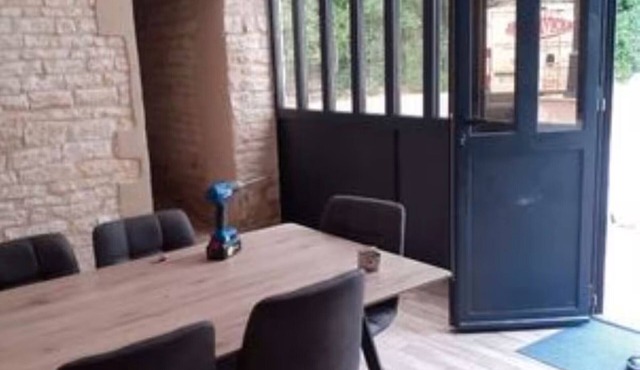 Country House 'Domaine du Val Bruant' with Shared Terrace and Wi-Fi