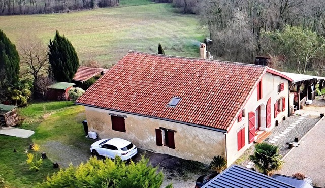 Country House "Domaine Baraque" with Mountain View, Wi-Fi, and Air Conditioning