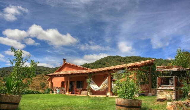 Country House 'El Astial' with Mountain Views, Private Terrace and Wi-Fi