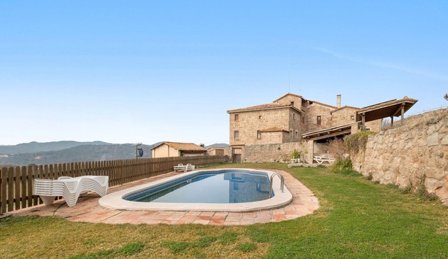 Country House 'El Baluard De Ferreres' with Mountain View, Shared Pool and Wi-Fi