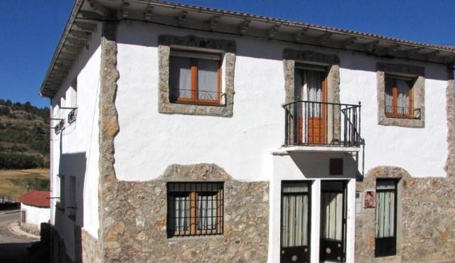 Country House 'El Cerro' with Mountain View and Balcony