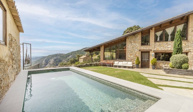 Country House 'El Cobert De Lera' with Mountain View, Private Pool and Wi-Fi