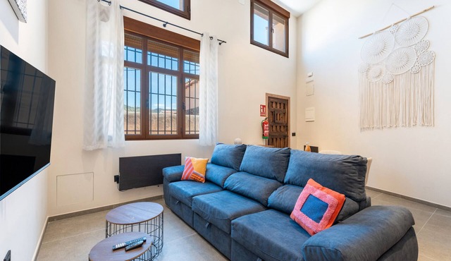 Country House 'El Gallinero, Loft Y Spa' with Mountain View, Private Terrace and Private Garden