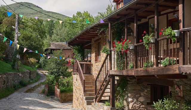 Country House 'El Pajariel I' with Mountain View and Barbecue with Recreation Area