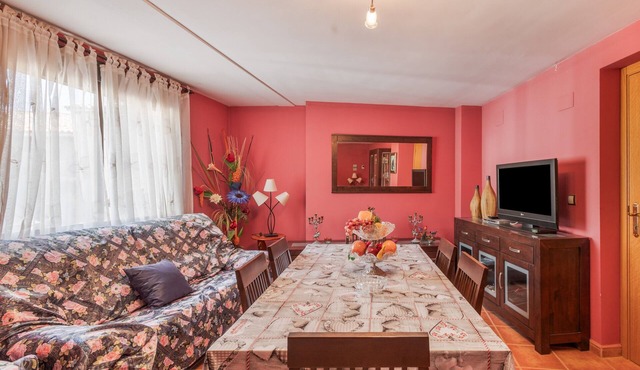 Country House 'El Rellano' with Balcony, Wi-Fi and Air Conditioning