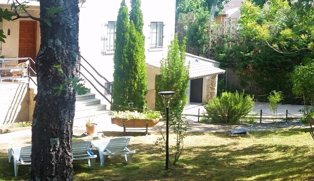 Country House 'El Rincón De Gredos' with Mountain Views by the River – Cozy Retreat