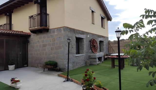 Country House 'El Trillo' with Mountain View, Private Garden and Balcony