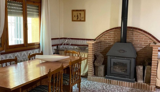 Country House 'La Solana' with Private Pool, Wi-Fi and Air Conditioning