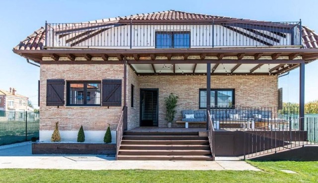 Country House 'Camino Blanco' with Private Pool, Shared Terrace and Air Conditioning