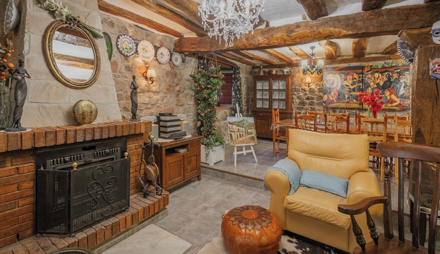 Country House 'La Casona' with Mountain View, Private Garden and Wi-Fi