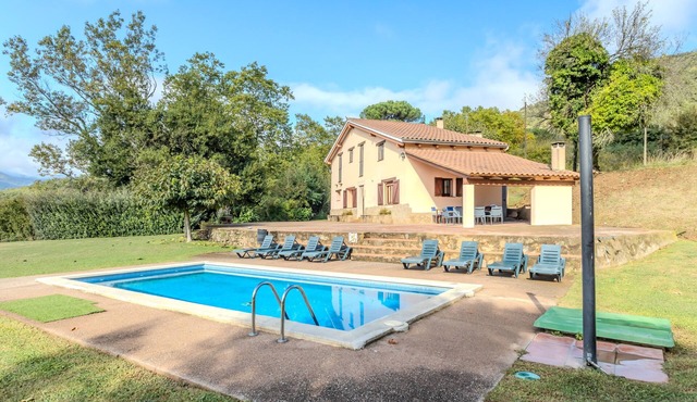 Country House 'Can Mestrehumà' with Private Pool, Private Terrace and Private Garden