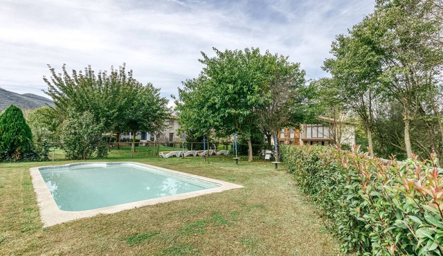 Country House 'El Graner' with Mountain View, Shared Pool and Wi-Fi