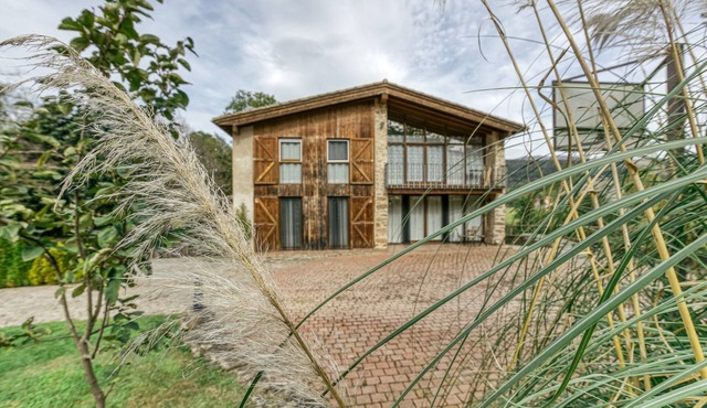 Country House 'El Paller' with Mountain View, Shared Pool and Wi-Fi