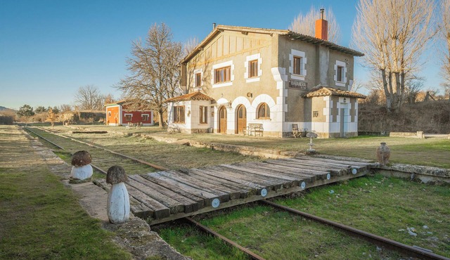 Country House 'La Estación De Rabanera' with Private Garden
