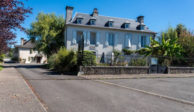 Country House "Etape En Barétous" with Private Terrace, Private Garden & Wi-Fi