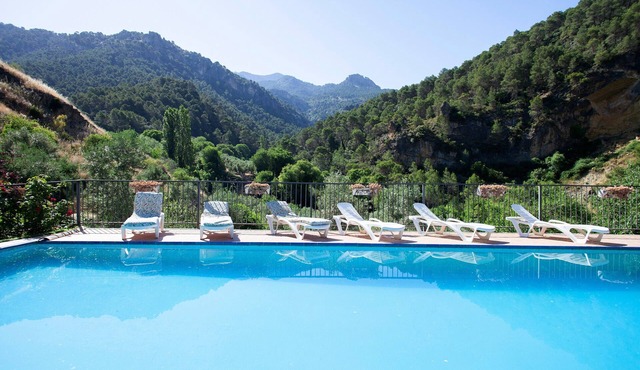 Country House 'Finca La Noguera - Sierra Cazorla' with Mountain View, Wi-Fi and Air Conditioning