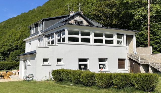 Country house for 15 people, waterfront in the Ardennes nature park