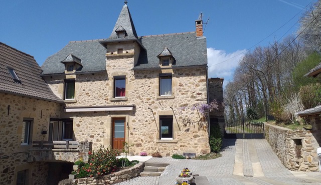 Country house for 6 to 13 people