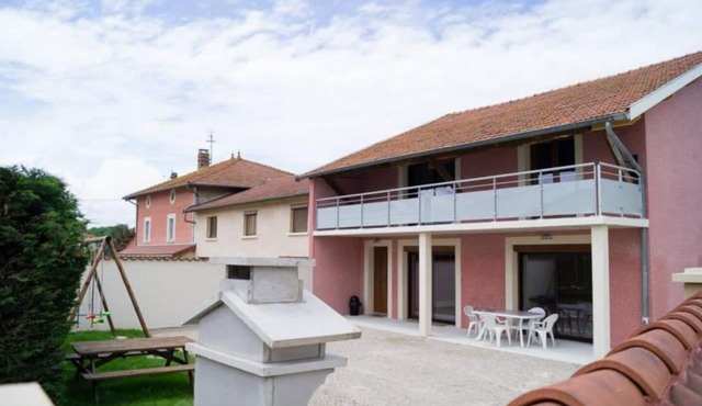 Country House 'Au Domaine De Chasse' with Private Terrace, Private Garden and Wi-Fi
