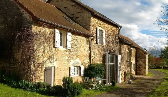 Country House with view - sleeps 5-7 - Near Cluny