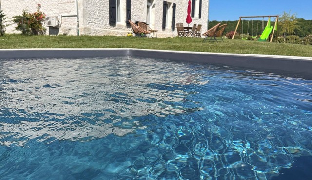 Country house with swimming pool in the heart of the South West of France