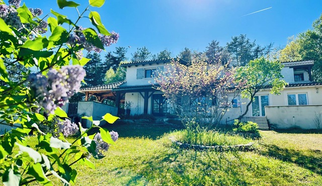 Country house with swimming pool "la lisière" 5min from Cahors