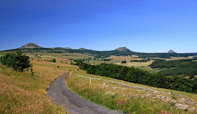 Country house in the heart of nature with superb views