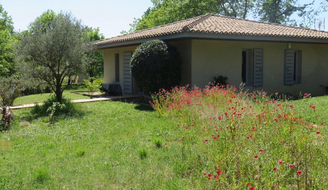 Country house in a beautiful natural setting, in the heart of the Gard department