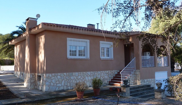 COUNTRY HOUSE IN CASTALLA. ALICANTE ONLY FOR WORK, STUDIES OR HEALTH.