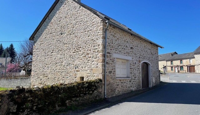 Country house in Corrèze 2 Bedrooms with GARDEN furnished Vintage