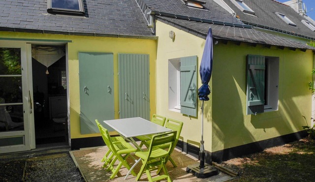 Country house in Locmaria, near beach, pets allowed