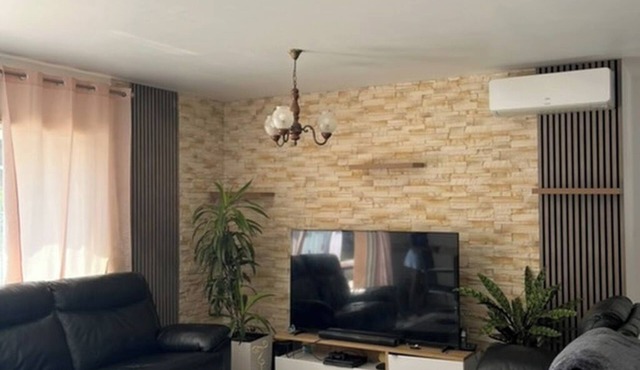 Country house in the Pyrenees - summer swimming pool option