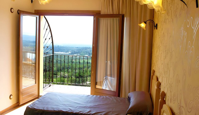 Country House 'Joan' with Mountain View, Wi-Fi and Air Conditioning